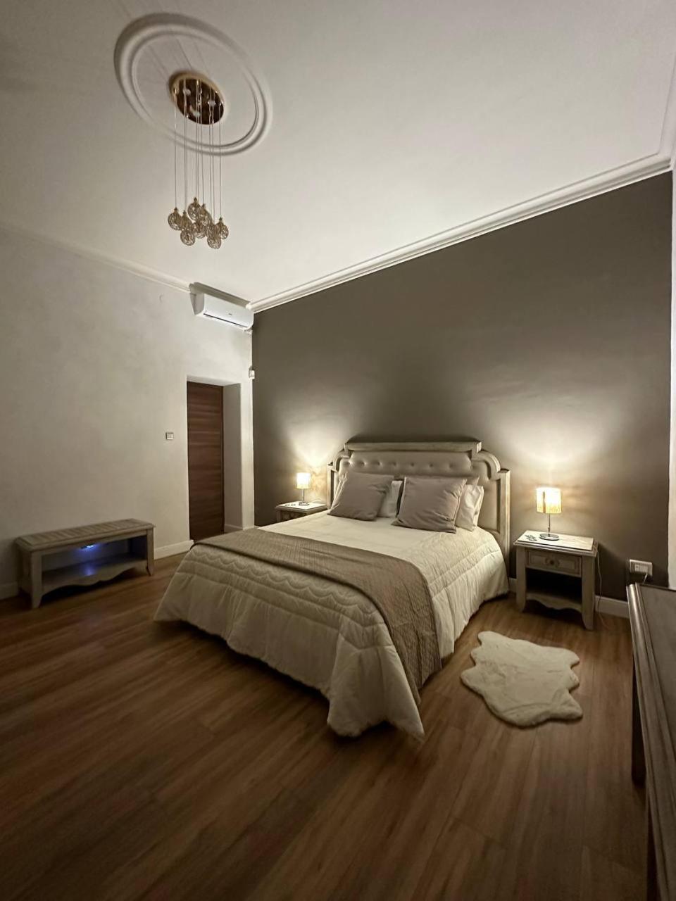 Al Borgo Apartment คาตาเนีย ภายนอก รูปภาพ